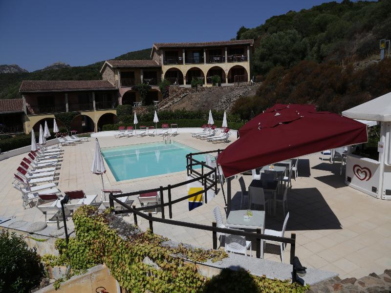 Costa Ruja Aparthotel